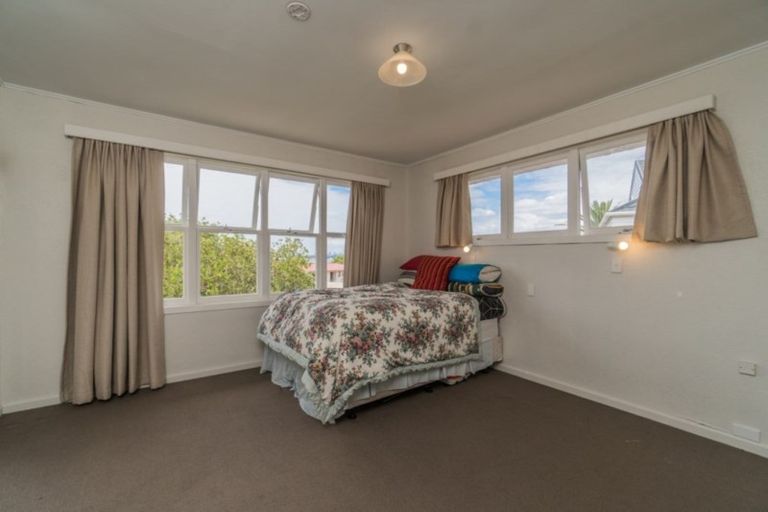 Photo of property in 281 Te Atatu Road, Te Atatu South, Auckland, 0610
