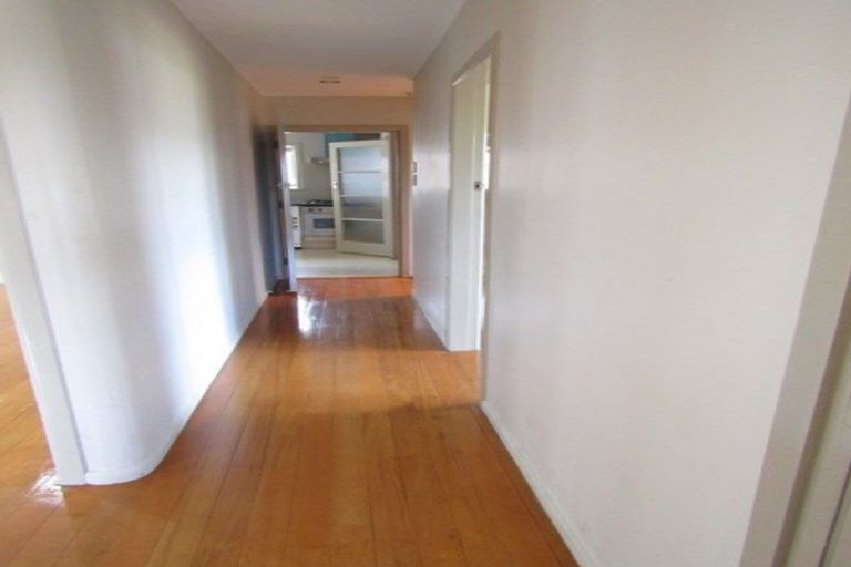 Photo of property in 72 Mclean Avenue, Papatoetoe, Auckland, 2025