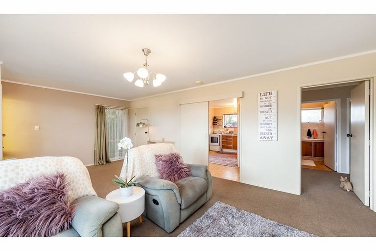 Photo of property in 1/17 Ballater Place, Highland Park, Auckland, 2010