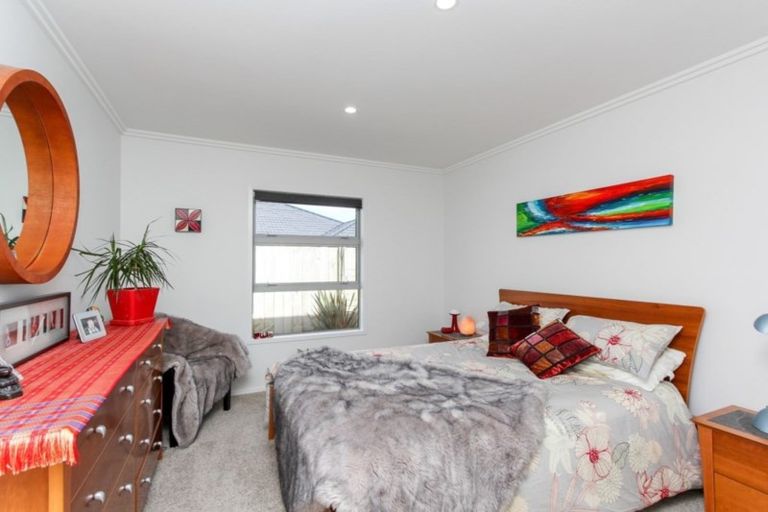 Photo of property in 18 Wentworth Lane, Waiwhakaiho, New Plymouth, 4312