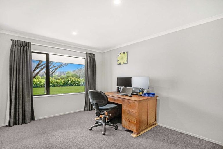 Photo of property in 21 Collins Drive, Waikuku Beach, 7402