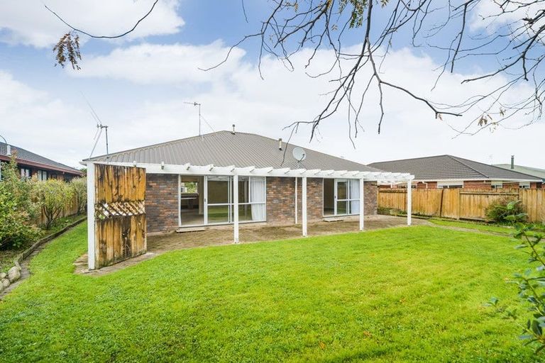 Photo of property in 4 Royal Oak Drive, Kelvin Grove, Palmerston North, 4414