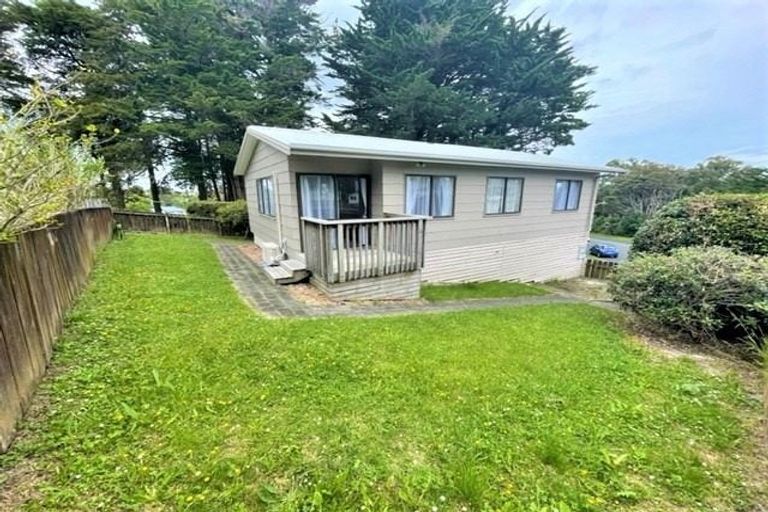 Photo of property in 1/21 Midgley Road, West Harbour, Auckland, 0618