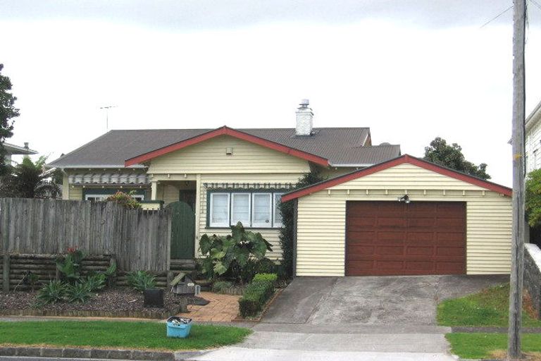 Photo of property in 5 Linwood Avenue, Mount Albert, Auckland, 1025