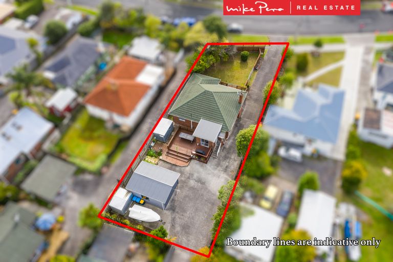 Photo of property in 2/18 Glengarry Road, Glen Eden, Auckland, 0602
