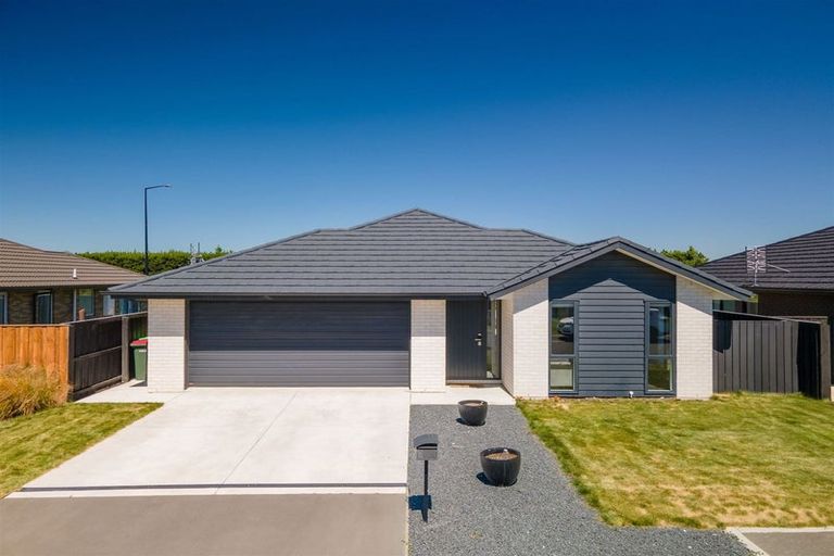 Photo of property in 16 Wigmore Crescent, Rolleston, 7615