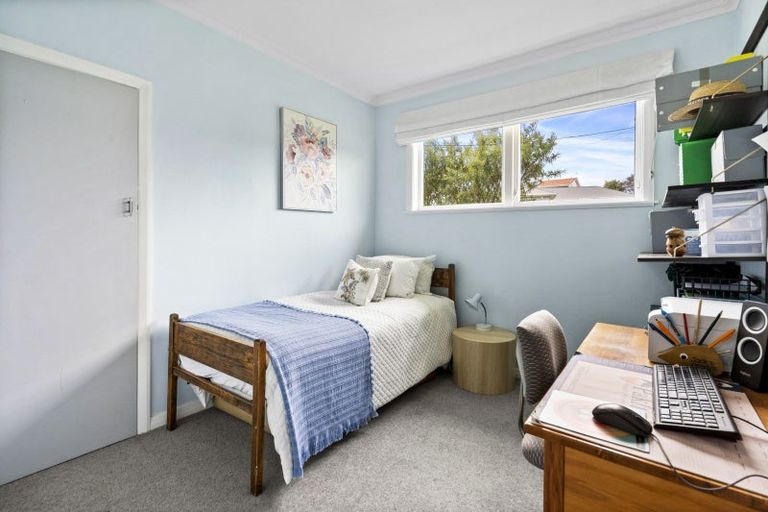 Photo of property in 32 Redwood Avenue, Tawa, Wellington, 5028