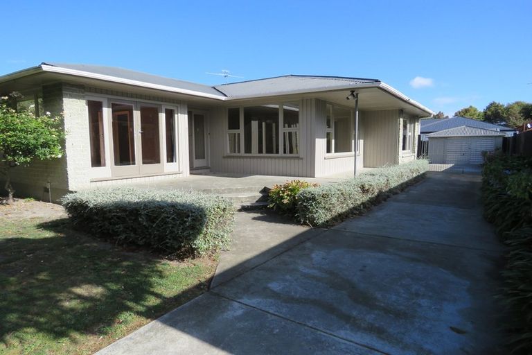 Photo of property in 9 Burnside Crescent, Burnside, Christchurch, 8053