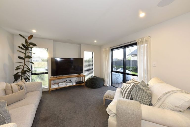 Photo of property in 4 Papawai Drive, Rangiora, 7400