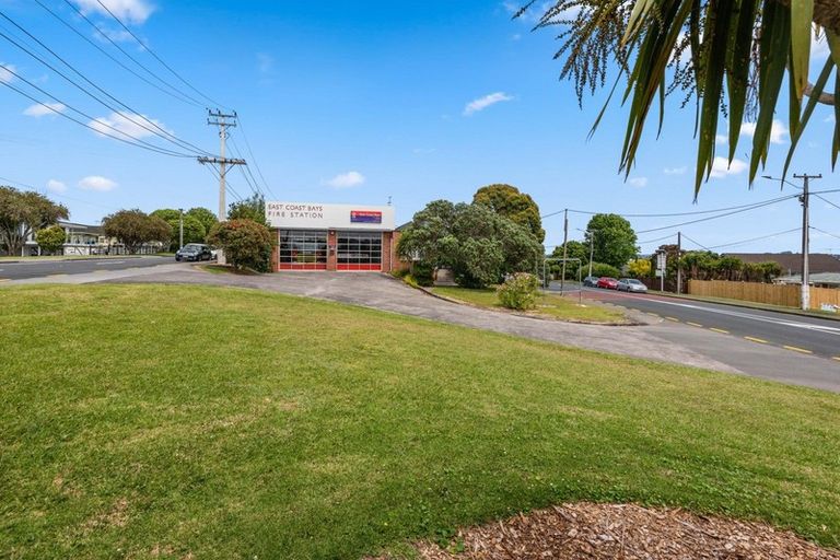 Photo of property in 19 Knights Road, Rothesay Bay, Auckland, 0630