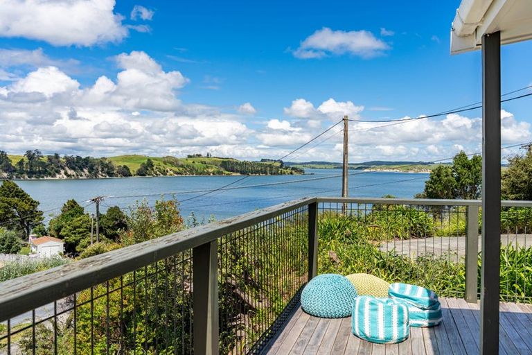 Photo of property in 14 Cliff Street, Pahi, Paparoa, 0571