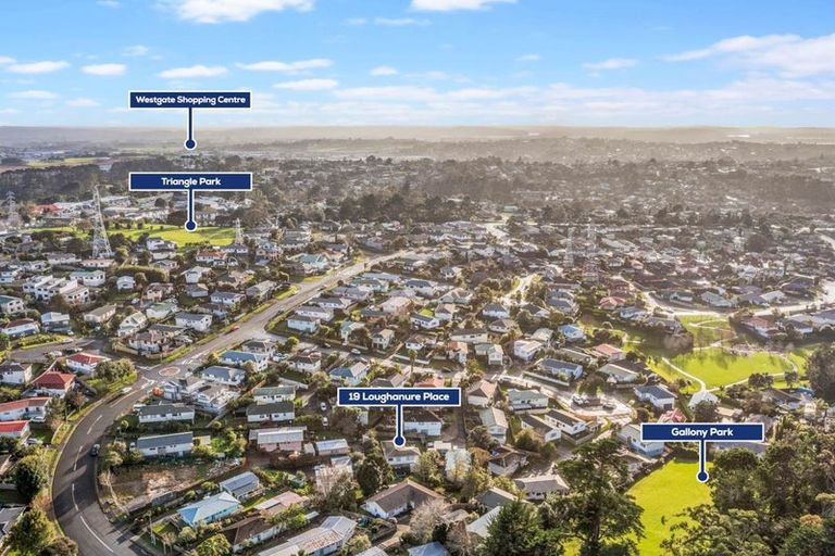 Photo of property in 19 Loughanure Place, Massey, Auckland, 0614