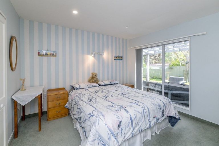 Photo of property in 2 Tainui Street, Raumati Beach, Paraparaumu, 5032