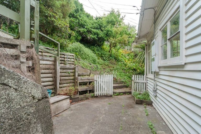 Photo of property in 97 Duncan Terrace, Kilbirnie, Wellington, 6022