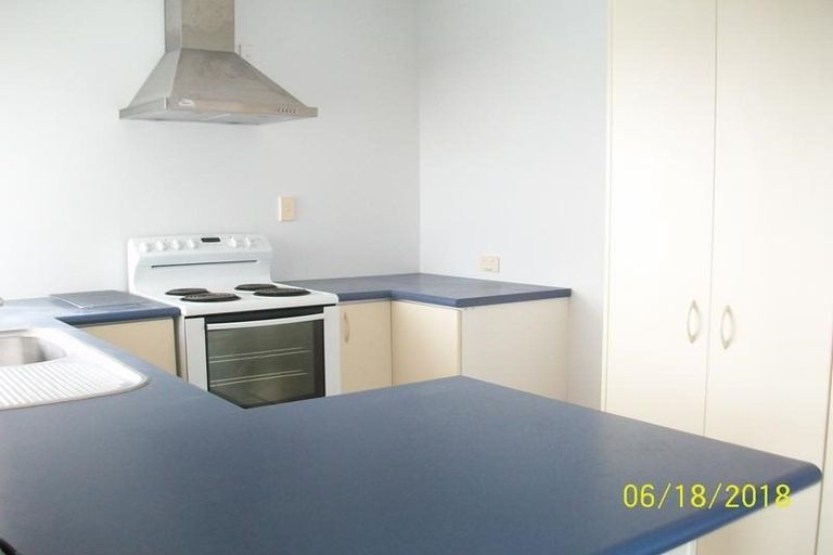 Photo of property in 1/10 Netherlands Avenue, Kelston, Auckland, 0602