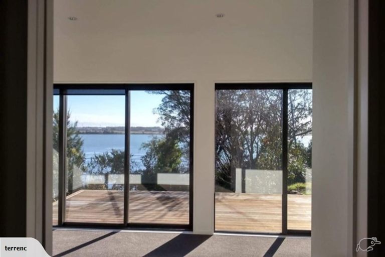 Photo of property in 5 Te Awakura Terrace, Mount Pleasant, Christchurch, 8081