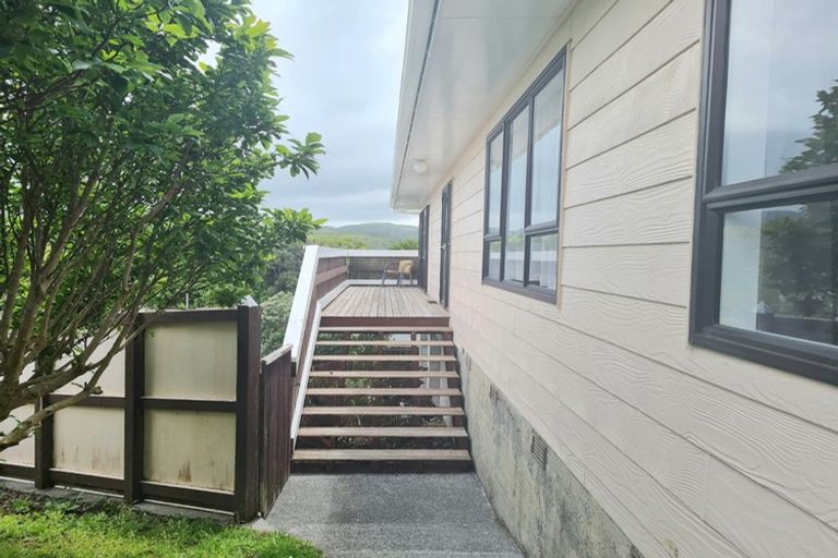 Photo of property in 177 Holborn Drive, Stokes Valley, Lower Hutt, 5019