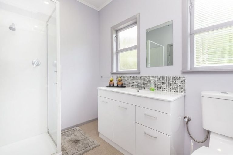 Photo of property in 11 Willowbank Road, Tawa, Wellington, 5028