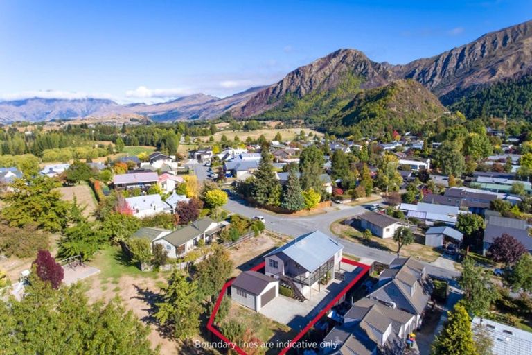 Photo of property in 8 Fox's Terrace, Arrowtown, 9302