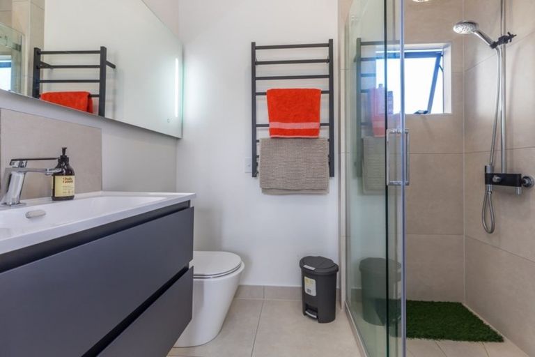 Photo of property in 5/19 Langana Avenue, Browns Bay, Auckland, 0630