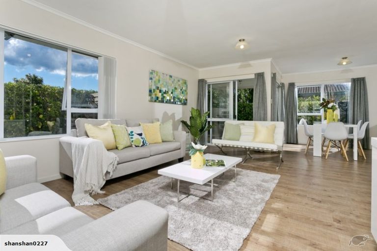 Photo of property in 21 Princeton Parade, Albany, Auckland, 0632