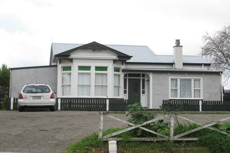 Photo of property in 12 Freyberg Street, Roslyn, Palmerston North, 4414
