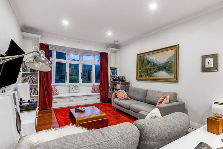 Photo of property in 27a Awarua Street, Ngaio, Wellington, 6035