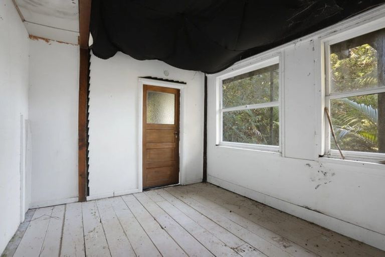 Photo of property in 45 Takahe Road, Titirangi, Auckland, 0604
