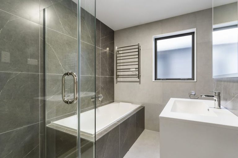 Photo of property in 1d Stottholm Road, Titirangi, Auckland, 0604