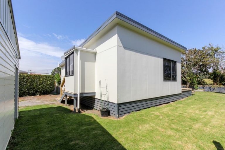 Photo of property in 33 Leslie Street, Waitara, 4320