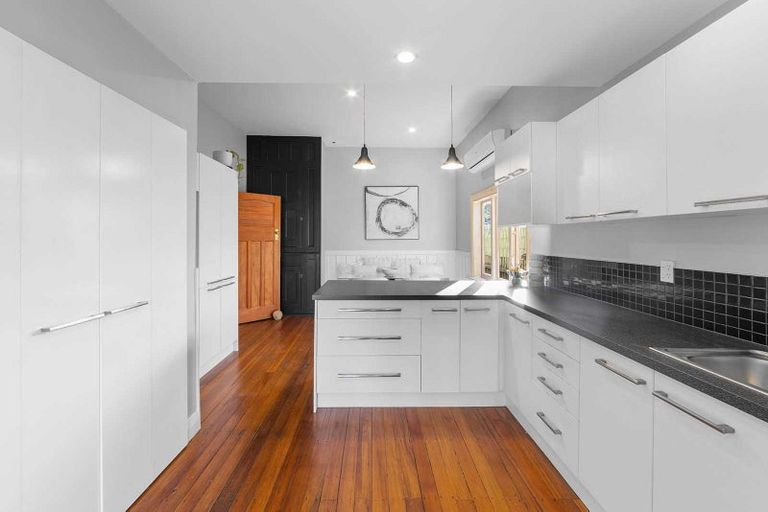 Photo of property in 47 Waltham Road, Sydenham, Christchurch, 8023