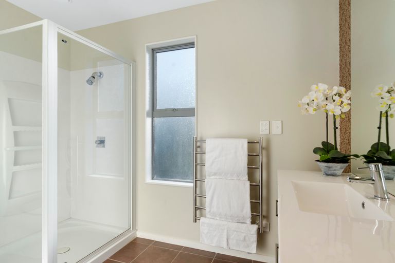 Photo of property in 22 Wonderview Road, Leigh, 0985