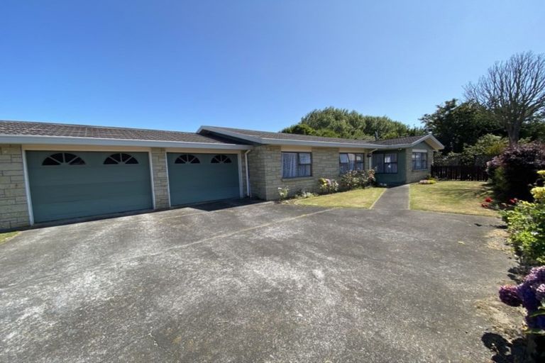 Photo of property in 16 Matai Place, Hawera, 4610