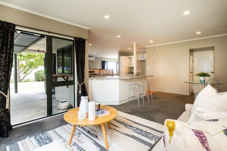 Photo of property in 84 Churchill Drive, Taradale, Napier, 4112