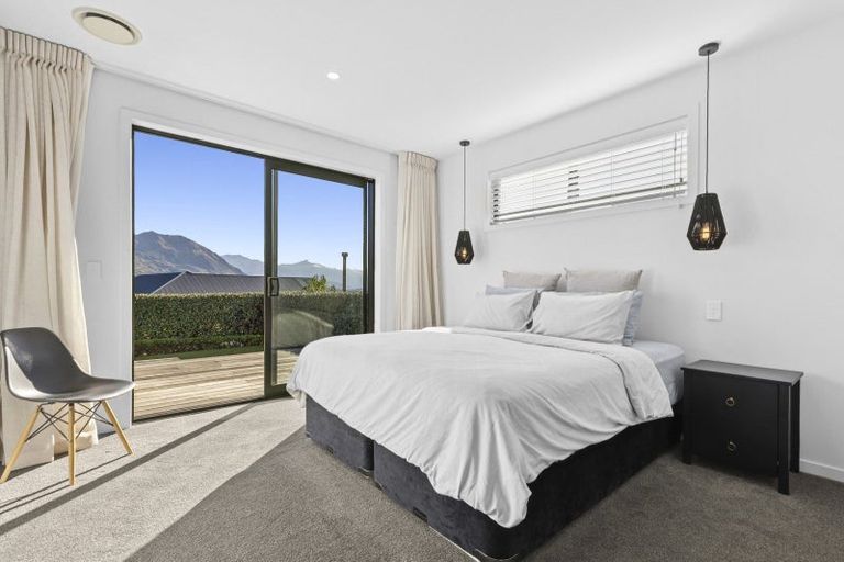 Photo of property in 9 Landsborough Lane, Wanaka, 9305