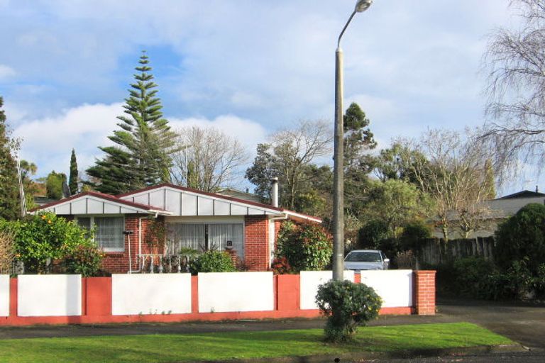 Photo of property in 131 Ruamahanga Crescent, Terrace End, Palmerston North, 4410