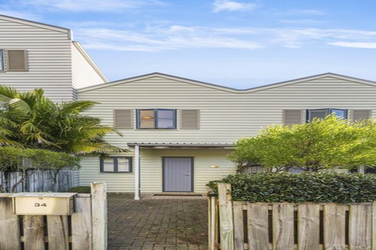 Photo of property in 24/8 Carolina Place, Albany, Auckland, 0632
