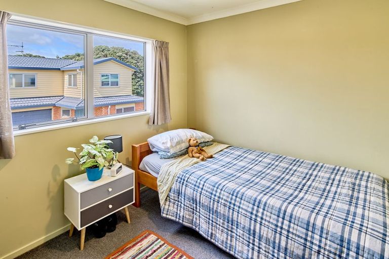 Photo of property in 10 Pohutukawa Grove, Titahi Bay, Porirua, 5022