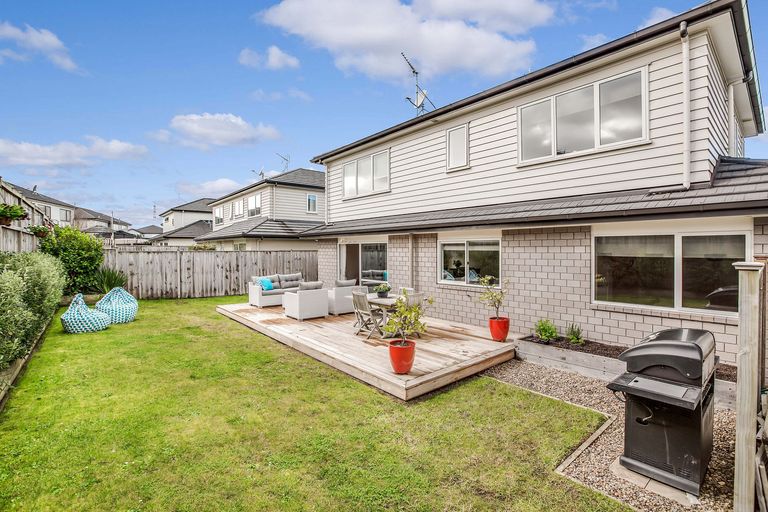 Photo of property in 6 Pickaberry Avenue, Karaka, Papakura, 2113