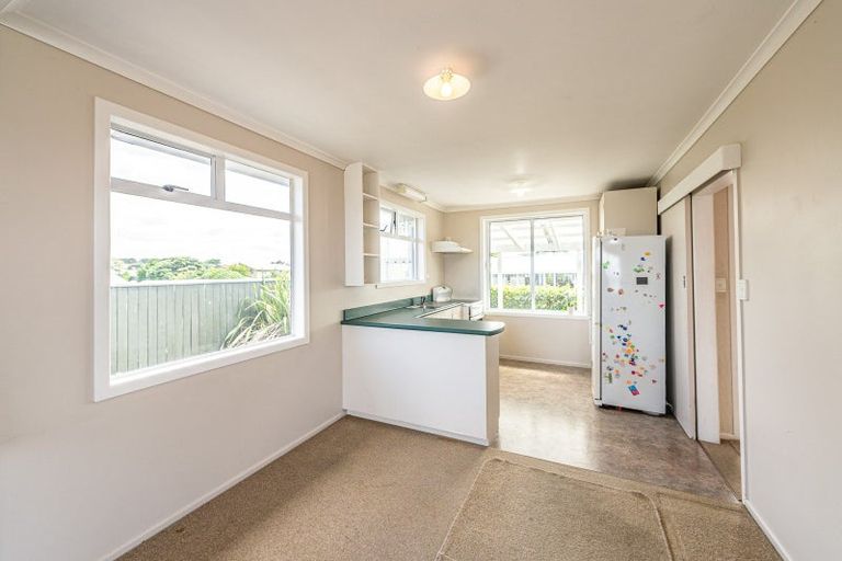 Photo of property in 86 Karaka Street, Castlecliff, Whanganui, 4501