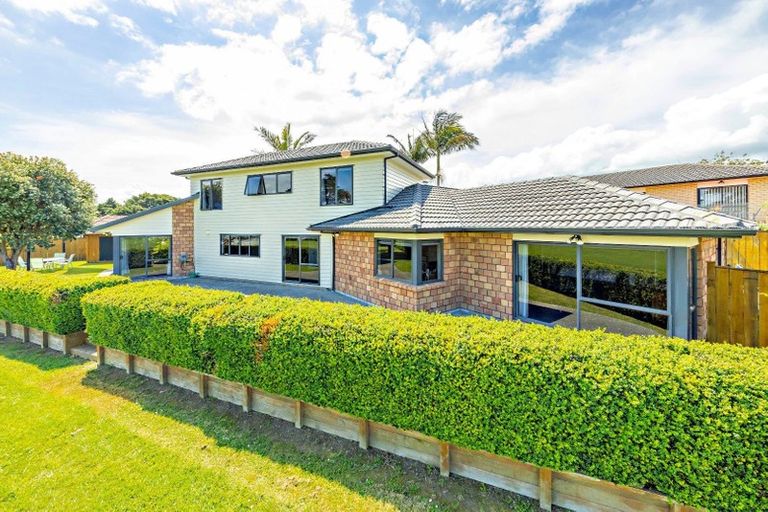 Photo of property in 9 Nicholas Gibbons Drive, Clendon Park, Auckland, 2103