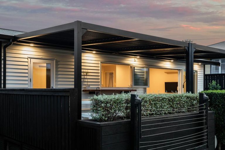 Photo of property in 6a Carey Street, Maeroa, Hamilton, 3200