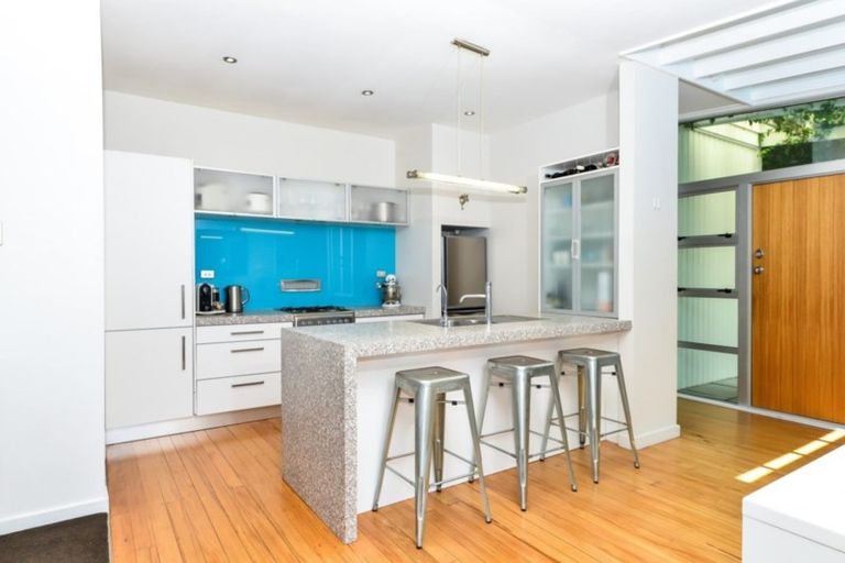 Photo of property in 70 Forest Lake Road, Forest Lake, Hamilton, 3200