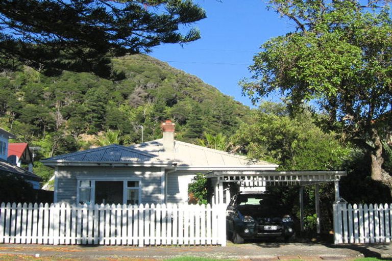 Photo of property in 3 Ngaio Street, Eastbourne, Lower Hutt, 5013