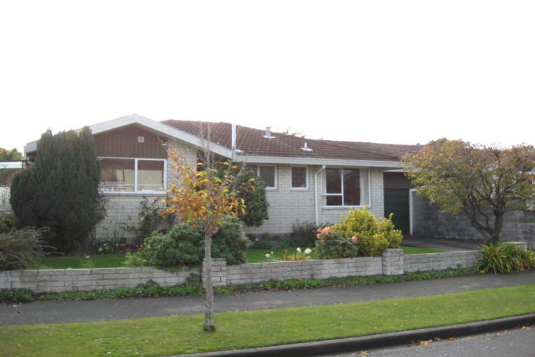 Photo of property in 18 Sawtell Place, Northcote, Christchurch, 8052
