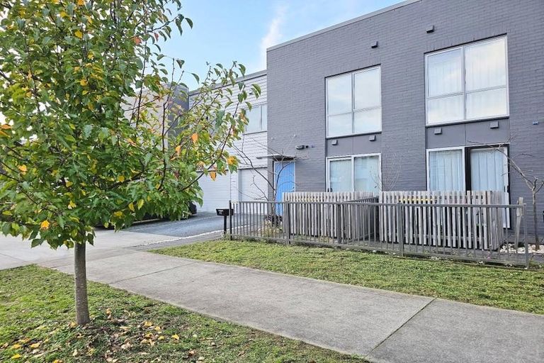 Photo of property in 41 Ambar Ridge Avenue, Massey, Auckland, 0614