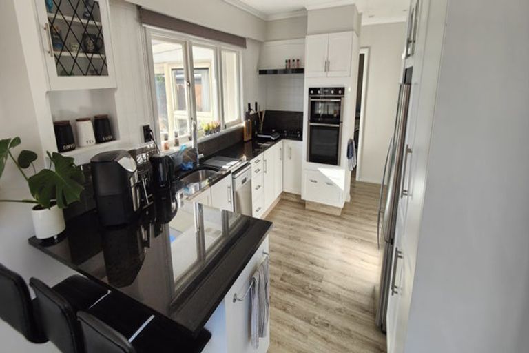 Photo of property in 13 Bickerton Street, Wainoni, Christchurch, 8061