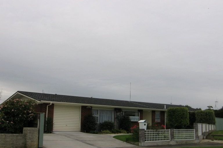 Photo of property in 25 Cecil Place, Cloverlea, Palmerston North, 4412
