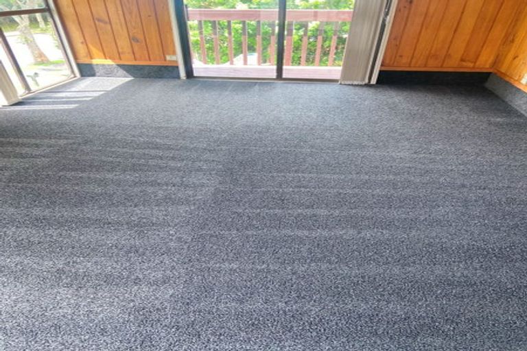 Photo of property in 18 Prince Regent Drive, Half Moon Bay, Auckland, 2012