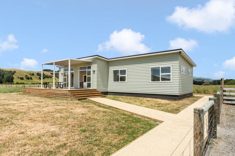 Photo of property in 117e Ruakokoputuna Road, Ruakokoputuna, Martinborough, 5781